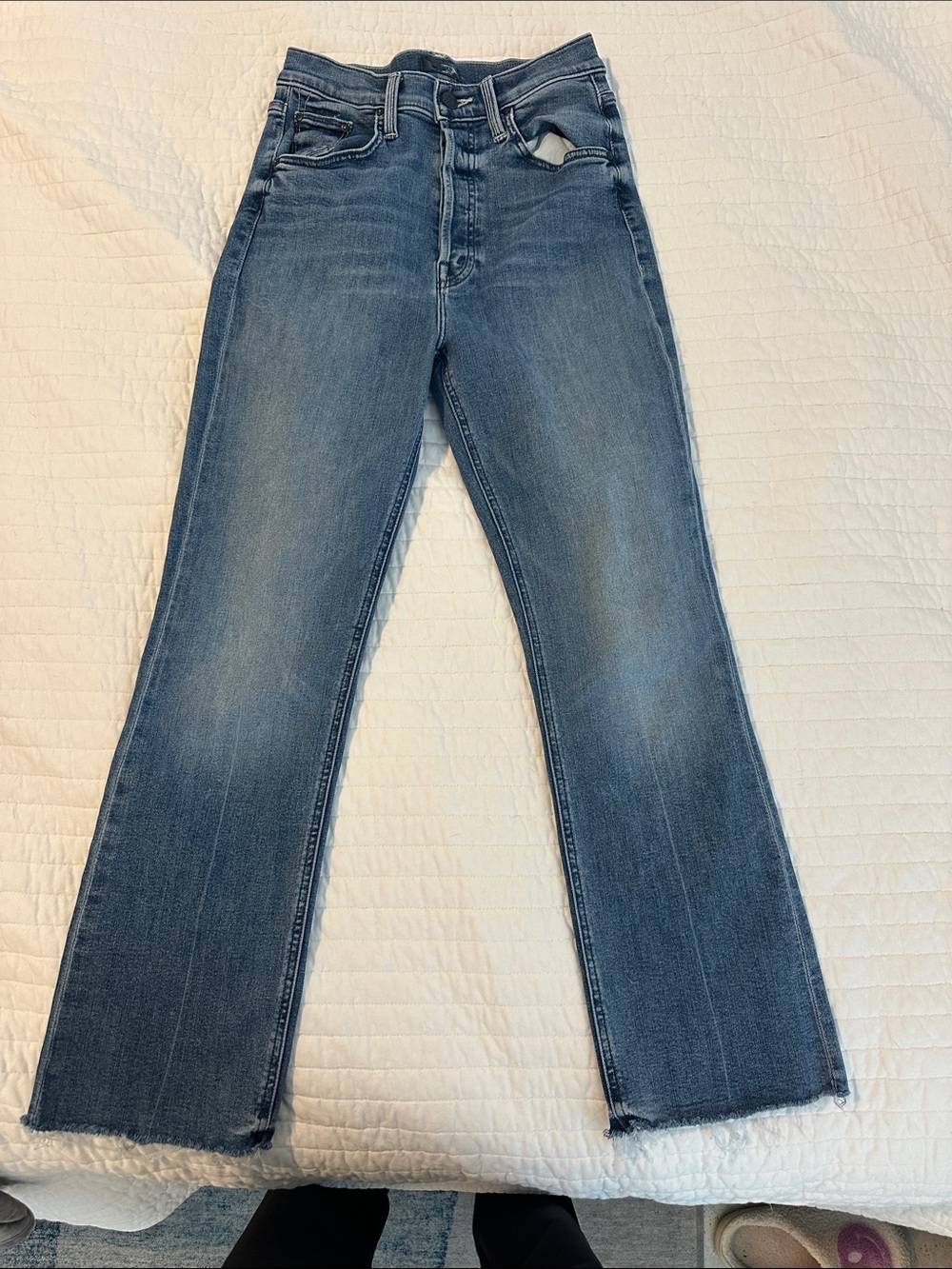MOTHER - tripper ankle fray jeans - med/light wash “we are animals” - size 27.